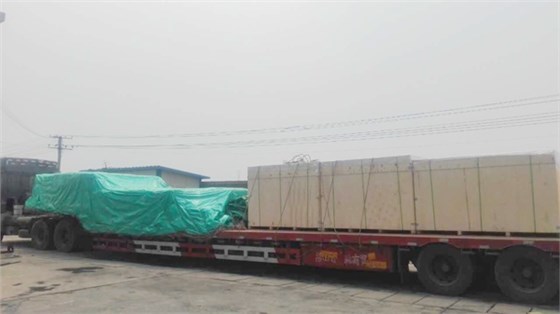 秸稈打捆機(jī)裝車后